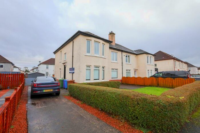 3 Bedroom Flat To Rent In Kirkconnell Avenue, Glasgow, G13