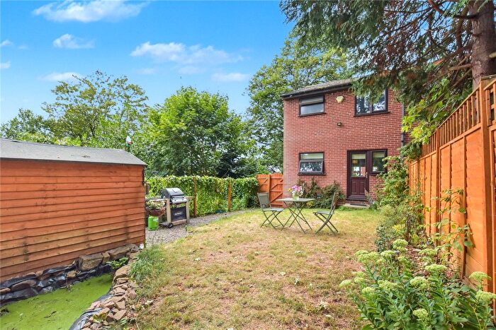 3 Bedroom Semi-Detached House For Sale In Sycamore Close, Leeds, LS6