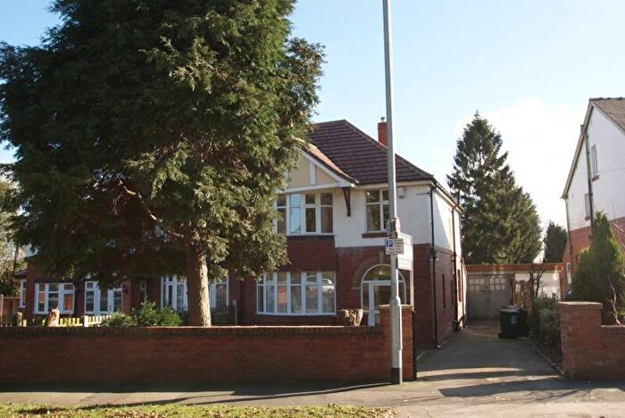 4 Bedroom Semi Detached House To Rent In Batcliffe Drive, Headingley, Leeds, LS6