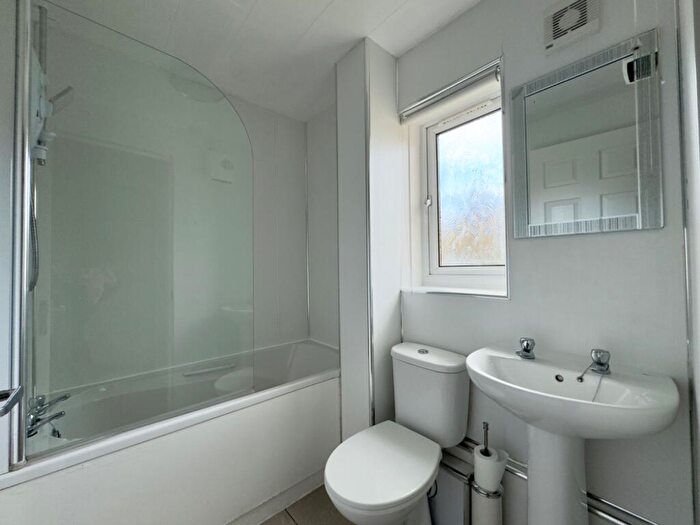 1 Bedroom Flat To Rent In Durisdeer Drive, Hamilton, Lanarkshire, ML3