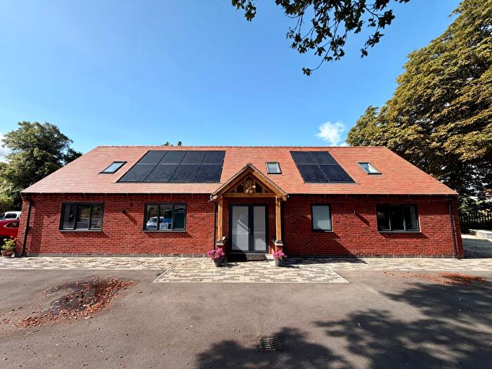 4 Bedroom Apartment To Rent In Sandy Lane, Blackdown, Leamington Spa, CV32