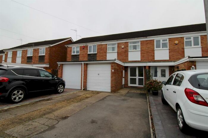 3 Bedroom Semi-Detached House To Rent In Hadow Way, Quedgeley, Gloucester, GL2