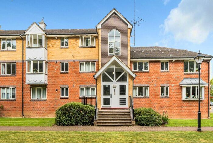 2 Bedroom Flat To Rent In Uxbridge Road, Pinner, HA5