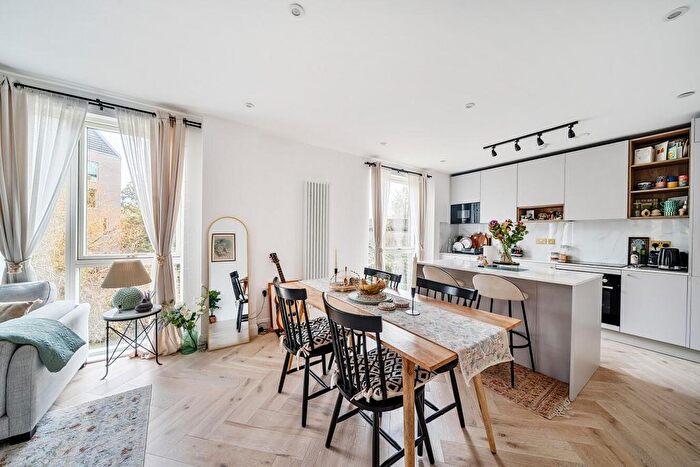 2 Bedroom Flat For Sale In Ravensbury Terrace, Earlsfield, London, SW18