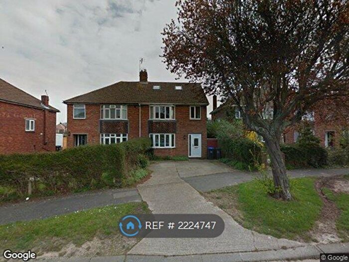 4 Bedroom Semi-Detached House To Rent In Cavendish Close, Goring-By-Sea, Worthing, BN12