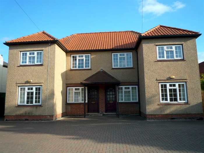 3 Bedroom Flat To Rent In B Milton Road, Cambridge, CB4