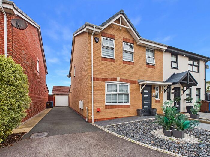3 Bedroom Semi Detached House For Sale In Holly Wood Way, Blackpool, FY4