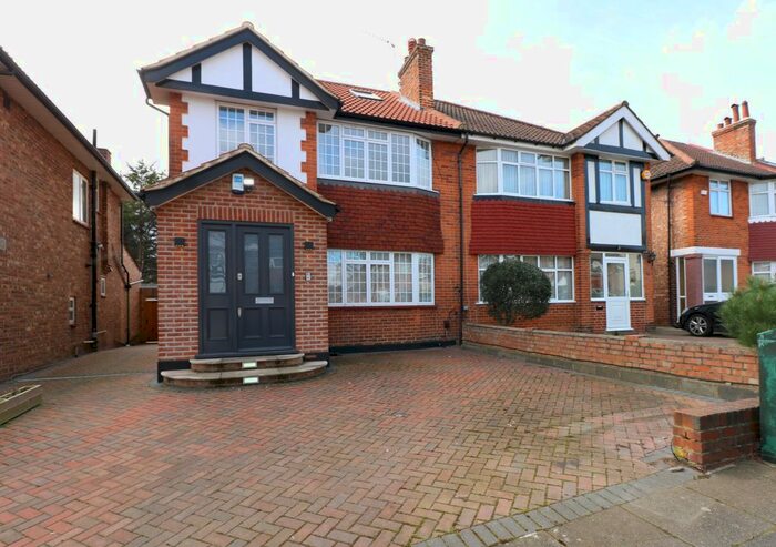 5 Bedroom Semi-Detached House To Rent In Gibbon Road, London, W3