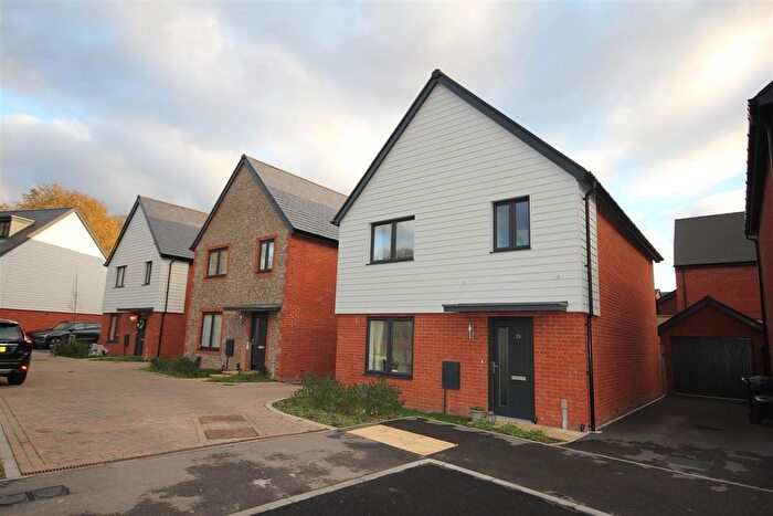 4 Bedroom Detached House To Rent In Flagpond Road, Whiteley, Fareham, PO15