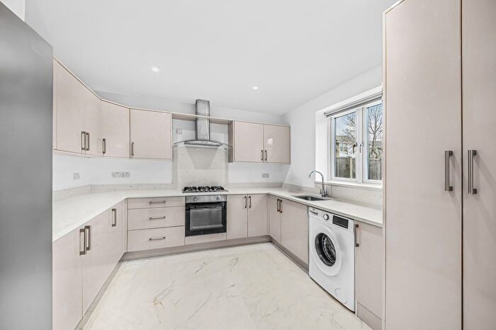 3 Bedroom Semi-detached House To Rent In Kavsan Place, Cranford, TW5