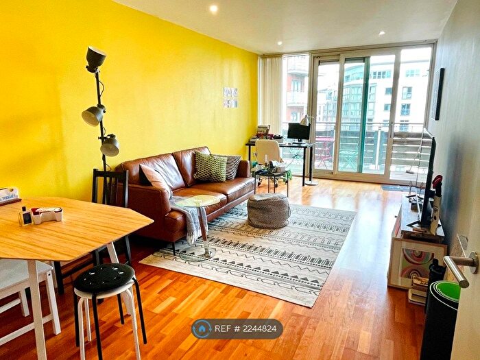 2 Bedroom Flat To Rent In The Glasshouse, Birmingham, B16