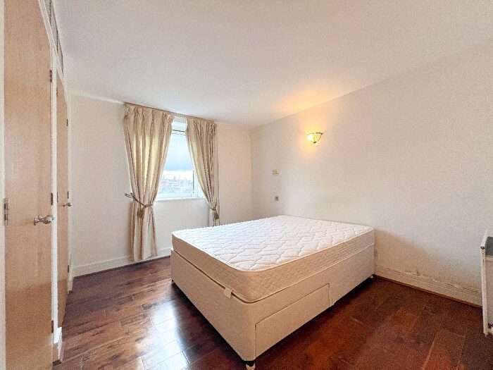 2 Bedroom Flat To Rent In Consort Rise House, Buckingham Palace Road, London, SW1W