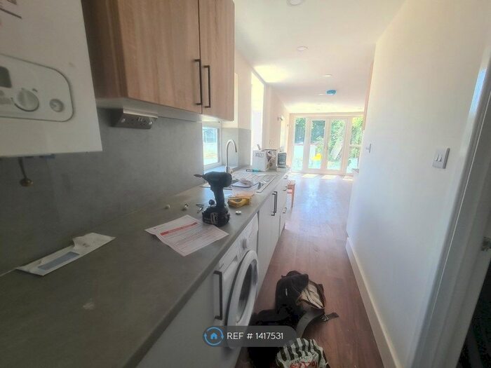 2 Bedroom Flat To Rent In Wellesley Road, London, E11