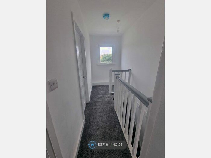 3 Bedroom Terraced House To Rent In Tennyson Street, Halifax, HX3