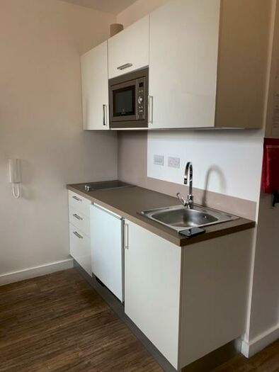 Studio To Rent In Moorfields, Liverpool, Merseyside, L2