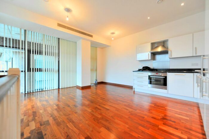 2 Bedroom Flat To Rent In High Street, London, E15