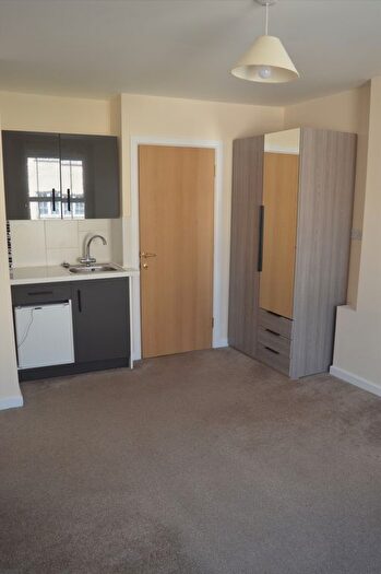 1 Bedroom Flat To Rent In High Street, Honiton, Devon, EX14