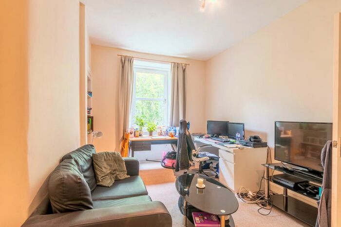 1 Bedroom Flat To Rent In Stewart Terrace Edinburgh United Kingdom, EH11