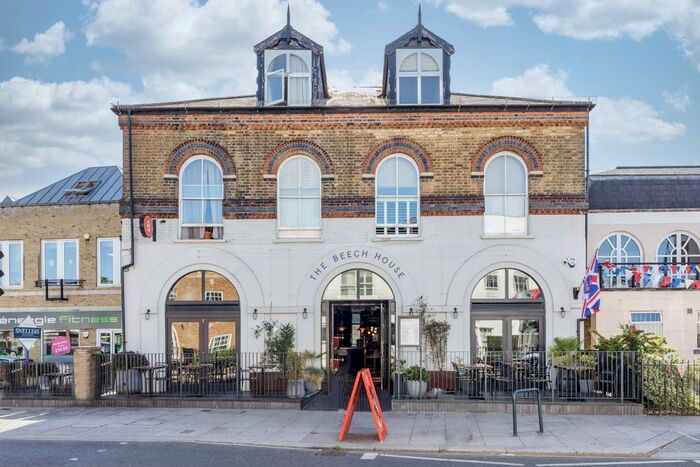 2 Bedroom Flat To Rent In High Street, Hampton Hill, Hampton, TW12