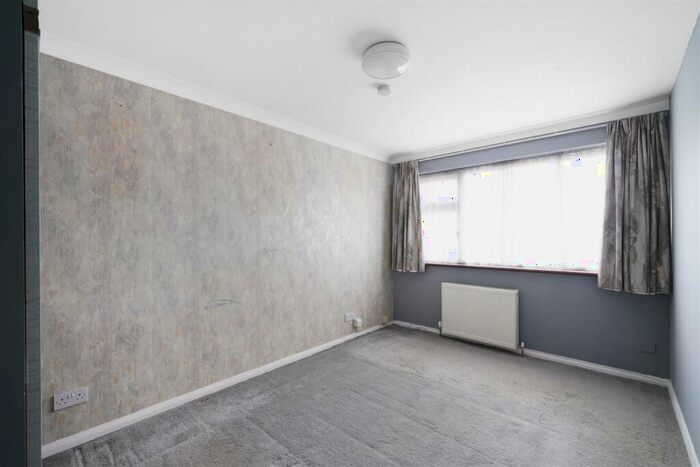 3 Bedroom End Of Terrace House For Sale In Eton Avenue, Wembley, HA0