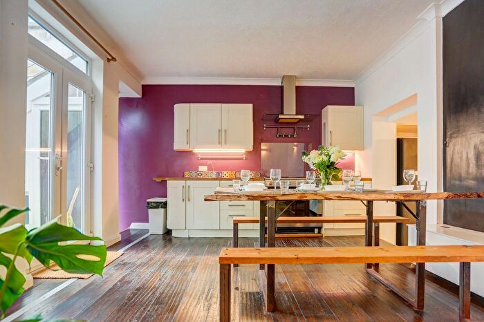 3 Bedroom Terraced House To Rent In Crown Gardens, Brighton, BN1