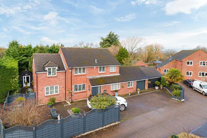 4 Bedroom Detached House For Sale In Milton Common, Thame, Oxfordshire, OX9