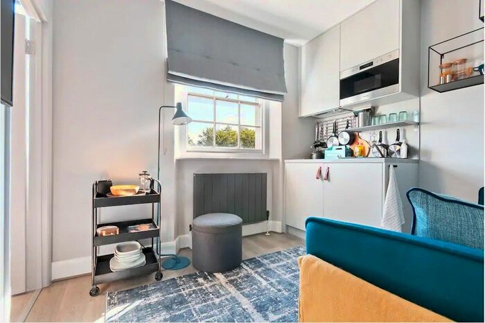 1 Bedroom Flat To Rent In Oakley Square, Camden Town, NW1