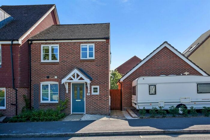 3 Bedroom Semi-Detached House To Rent In Barley Road, Andover, SP11