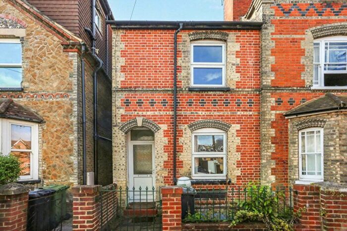 4 Bedroom Semi Detached House For Sale In Guildford, Surrey, GU1