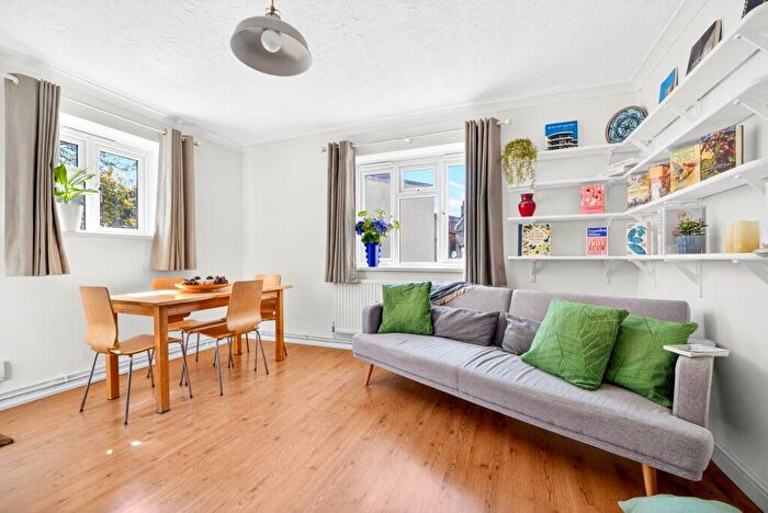 2 Bedroom Flat For Sale In Essex Grove, Essex Court Essex Grove, SE19