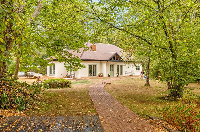4 Bedroom Detached House For Sale In Shamley Green, Guildford, Surrey, GU5