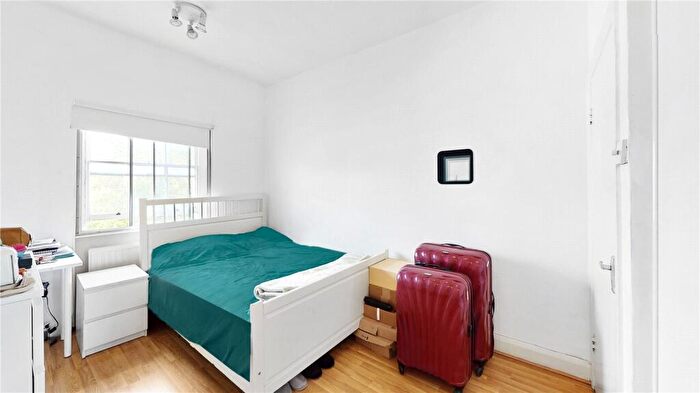 2 Bedroom Apartment To Rent In Park Road, Regents Park, London, NW1