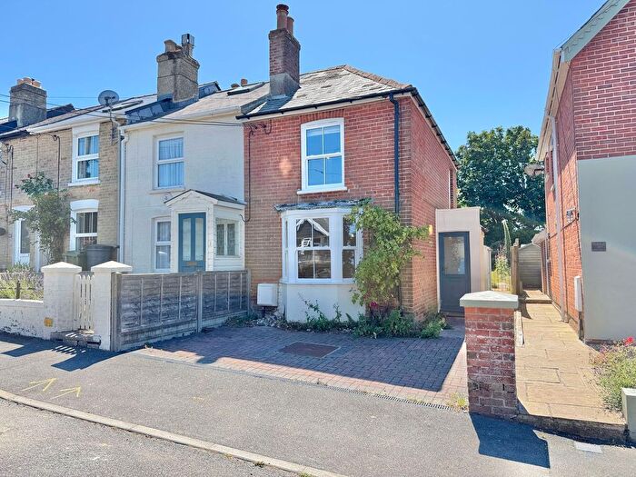 2 Bedroom Semi-Detached House To Rent In Albert Road, Cowes, PO31