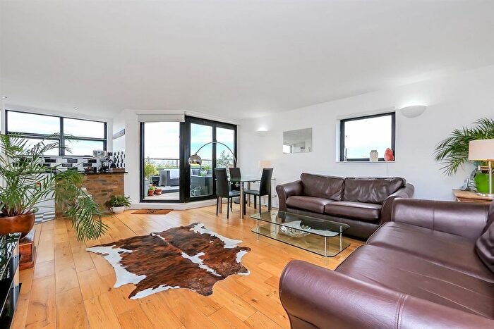 2 Bedroom Flat To Rent In Chart House, Burrells Wharf Square, E14