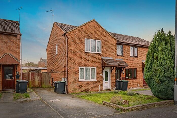 3 Bedroom Terraced House For Sale In Sheffield Court, Raunds, Wellingborough, NN9