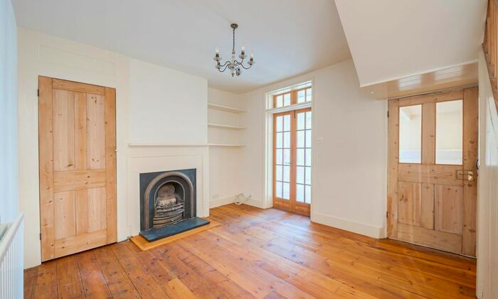 2 Bedroom Property To Rent In Roupell Street, London, SE1
