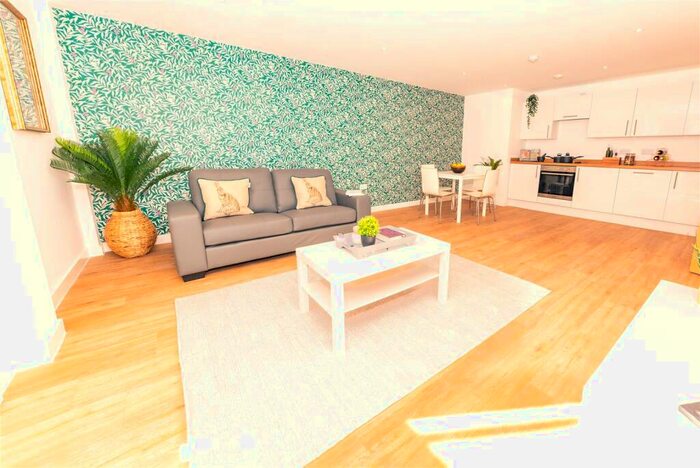 3 Bedroom Flat To Rent In The Plaza, Advent Way, Ancoats, Manchester, M4
