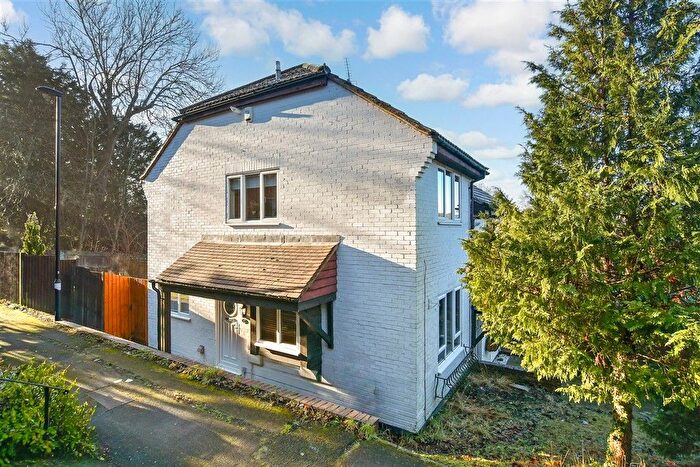 2 Bedroom End Terrace House For Sale In Aveling Close, Purley, Surrey, CR8