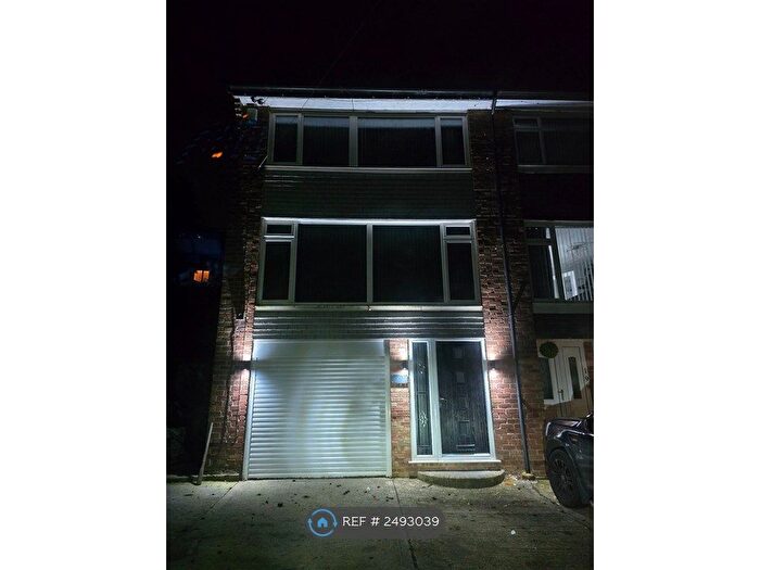 3 Bedroom End Of Terrace House To Rent In Standon Road, Sheffield, S9