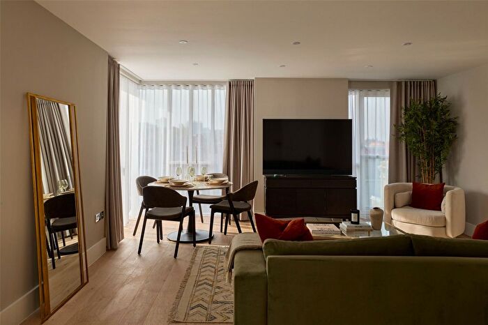 2 Bedroom Flat To Rent In Baker Street, London, NW1