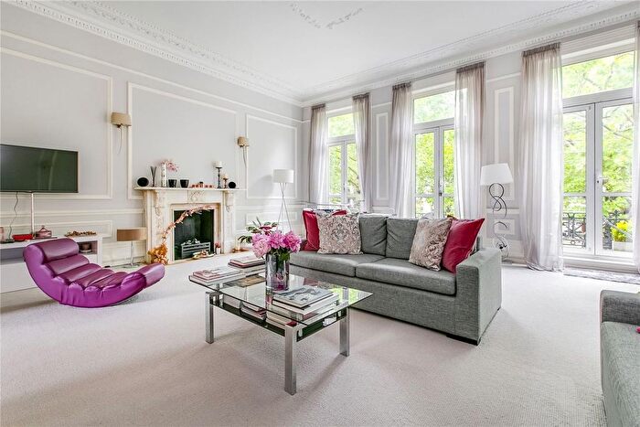 2 Bedroom Flat To Rent In Holland Park Avenue, Holland Park, W11