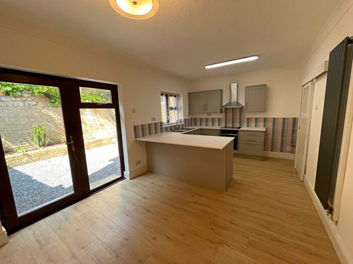 4 Bedroom Semi-Detached House To Rent In West Cross Ave, Swansea, SA3