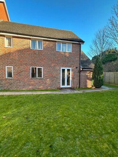 2 Bedroom Flat To Rent In Edward Vinson Drive, Faversham, ME13