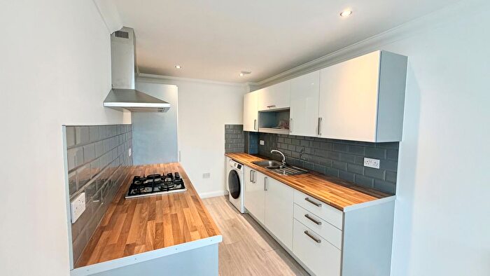 2 Bedroom Flat To Rent In St. Mark's Place, Dagenham, RM10