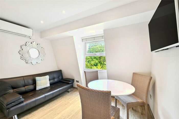 1 Bedroom Flat To Rent In Warwick Road, Earls Court, London, SW5