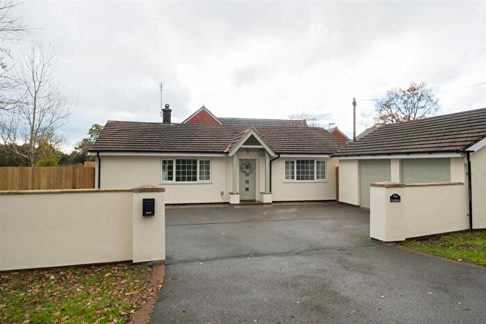 3 Bedroom Detached Bungalow For Sale In Plemstall Lane, Mickle Trafford, CH2