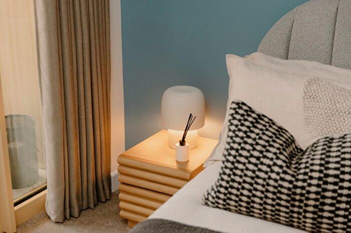 1 Bedroom Apartment To Rent In Embassy Boulevard, London, SW11