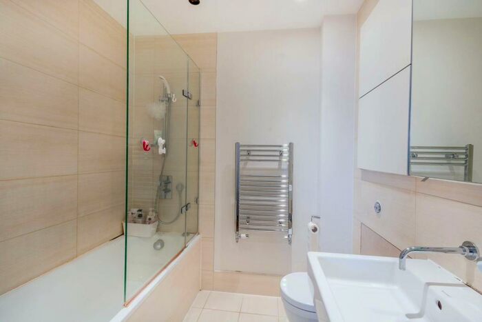 2 Bedroom Flat To Rent In High Road, Wembley, HA9