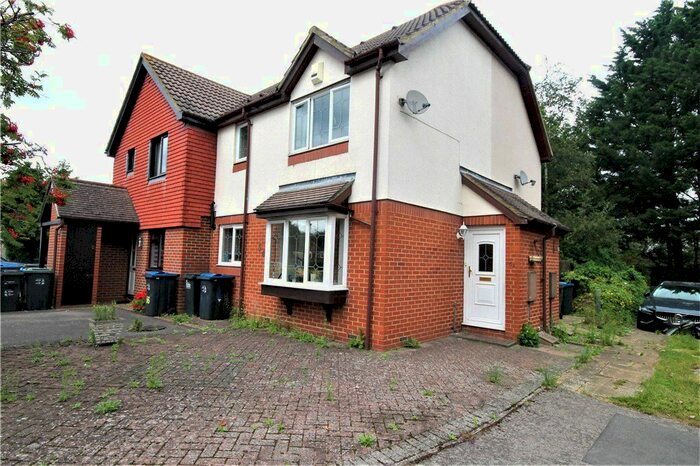 1 Bedroom End Of Terrace House To Rent In Kelvin Gardens, Croydon, CR0