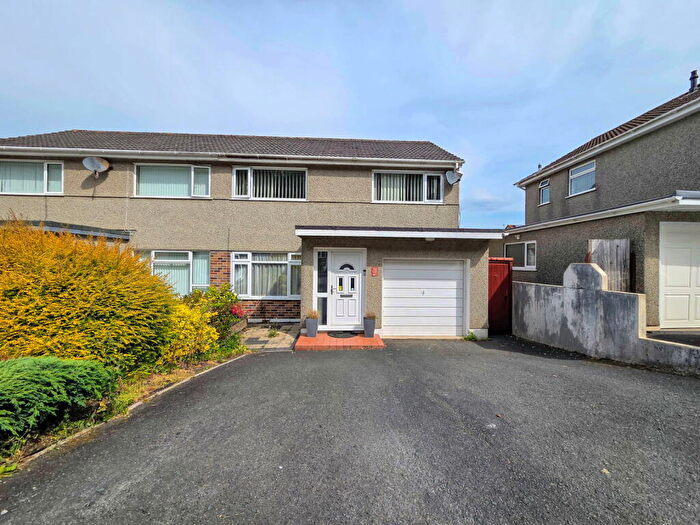 3 Bedroom Semi-Detached House For Sale In Greenhill Close, Plymstock, PL9
